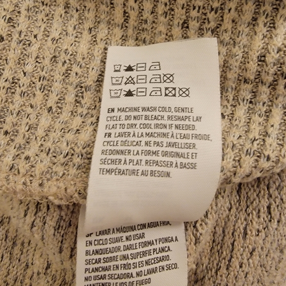 ✨️2/$20 AE Heathered Tan/Gray Cardigan Medium - Picture 5 of 6